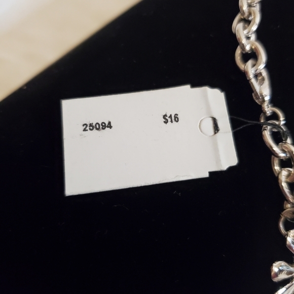 Cookie Lee Silver Flower Charm Bracelet 🌼 NWT - Picture 6 of 7